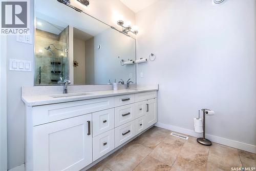 334 Gillies Crescent, Saskatoon, SK - Indoor Photo Showing Bathroom