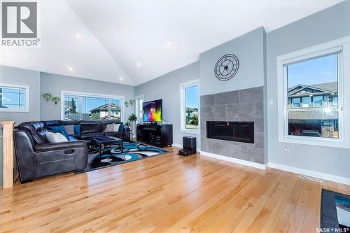 334 Gillies Crescent, Saskatoon, SK - Indoor Photo Showing Living Room With Fireplace