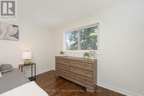 25 Davenport Crescent, Brampton, ON - Indoor Photo Showing Bedroom