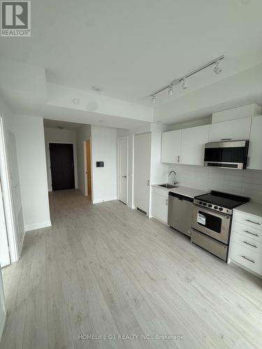 204 - 412 Silver Maple Road, Oakville, ON - Indoor Photo Showing Kitchen With Stainless Steel Kitchen