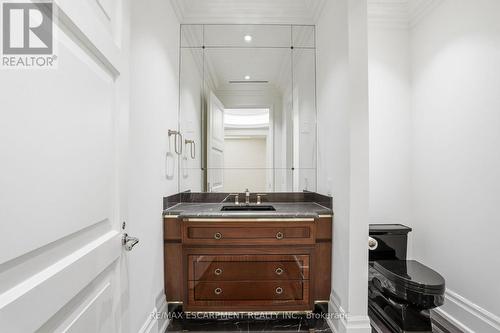 312 - 300 Randall Street, Oakville, ON - Indoor