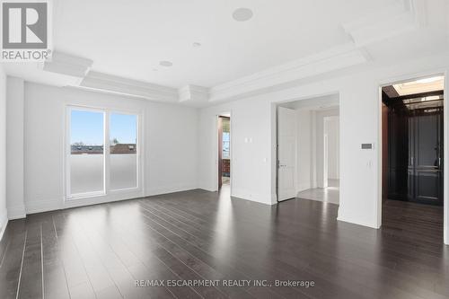 312 - 300 Randall Street, Oakville, ON - Indoor