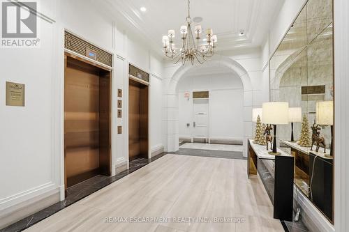 312 - 300 Randall Street, Oakville, ON - Indoor