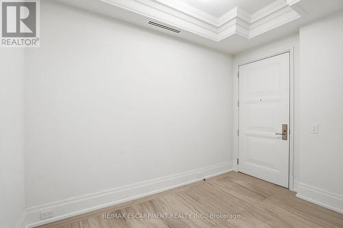 312 - 300 Randall Street, Oakville, ON - Indoor Photo Showing Other Room