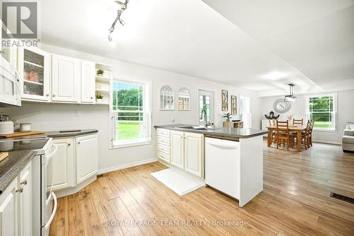 15 Main Street E, Merrickville-Wolford, ON - Indoor Photo Showing Kitchen With Double Sink