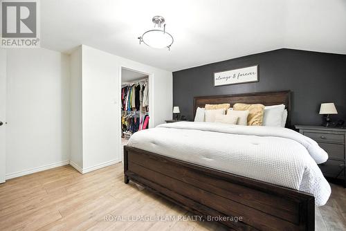 15 Main Street E, Merrickville-Wolford, ON - Indoor Photo Showing Bedroom