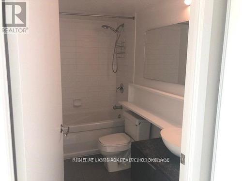 712 - 15 Fort York Boulevard, Toronto, ON - Indoor Photo Showing Bathroom