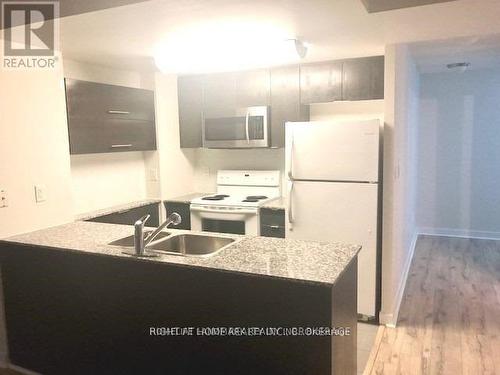 712 - 15 Fort York Boulevard, Toronto, ON - Indoor Photo Showing Kitchen With Double Sink