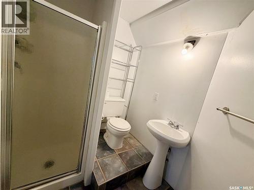 20 4Th Avenue E, Neilburg, SK - Indoor Photo Showing Bathroom
