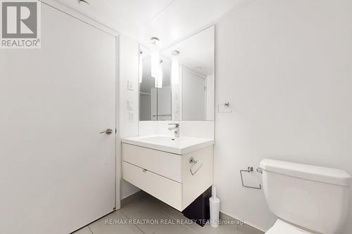 706 - 9 Valhalla Inn Road, Toronto, ON - Indoor Photo Showing Bathroom