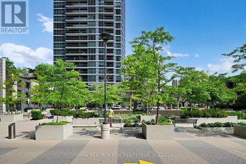 706 - 9 Valhalla Inn Road, Toronto, ON - Outdoor