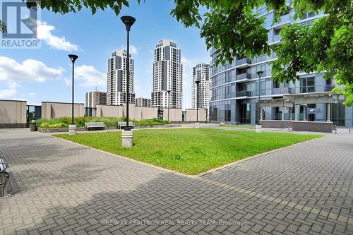 706 - 9 Valhalla Inn Road, Toronto, ON - Outdoor