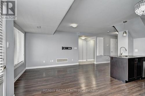 118 Daylily Lane, Kitchener, ON - Indoor Photo Showing Kitchen