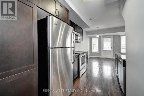 118 Daylily Lane, Kitchener, ON - Indoor Photo Showing Kitchen With Stainless Steel Kitchen