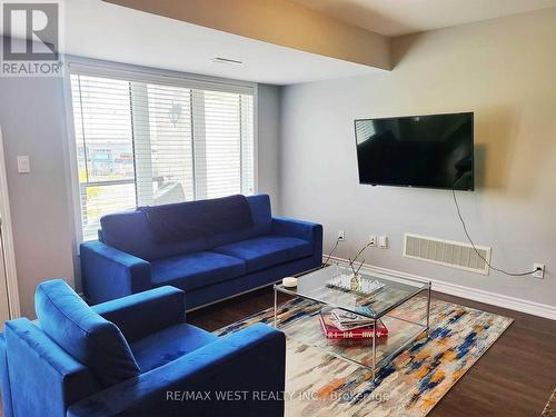 118 Daylily Lane, Kitchener, ON - Indoor Photo Showing Living Room