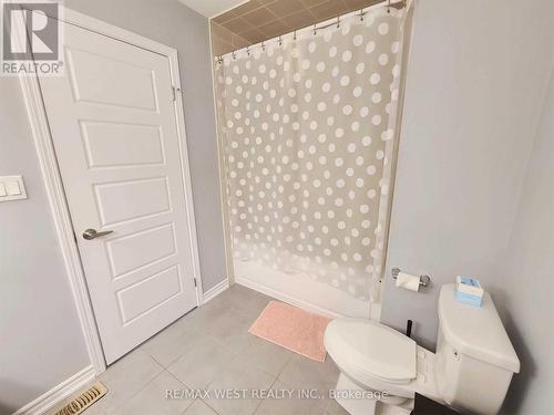 118 Daylily Lane, Kitchener, ON - Indoor Photo Showing Bathroom