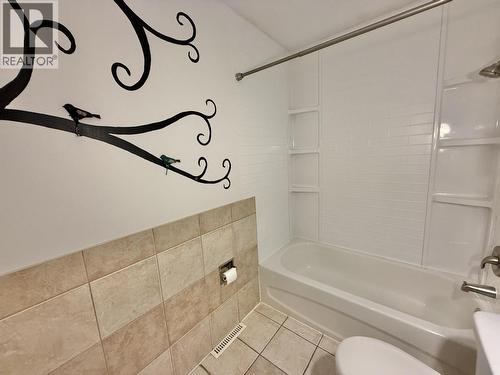 1221 Lewis Drive, Quesnel, BC - Indoor Photo Showing Bathroom