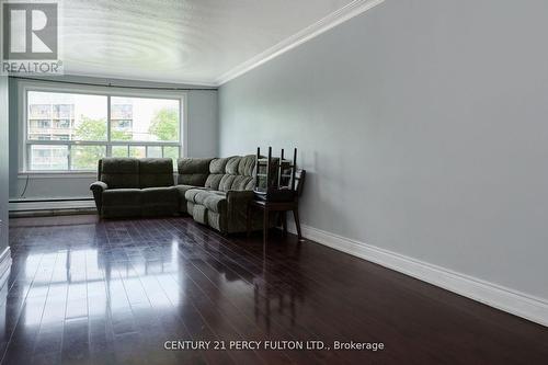 2961 Lawrence Avenue E, Toronto, ON - Indoor