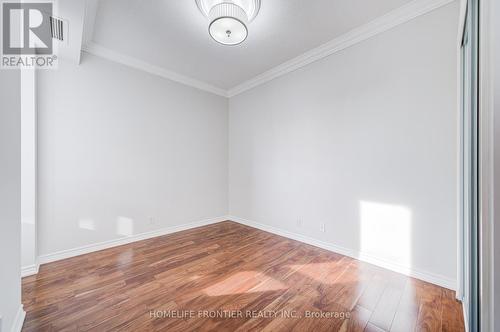 511 - 9235 Jane Street, Vaughan, ON - Indoor Photo Showing Other Room
