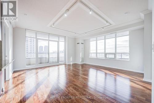 511 - 9235 Jane Street, Vaughan, ON - Indoor Photo Showing Other Room