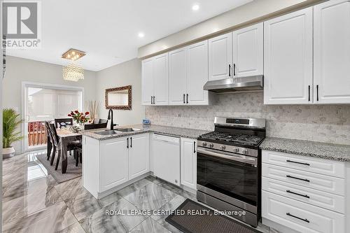 497 Downes Jackson Heights, Milton, ON - Indoor Photo Showing Kitchen