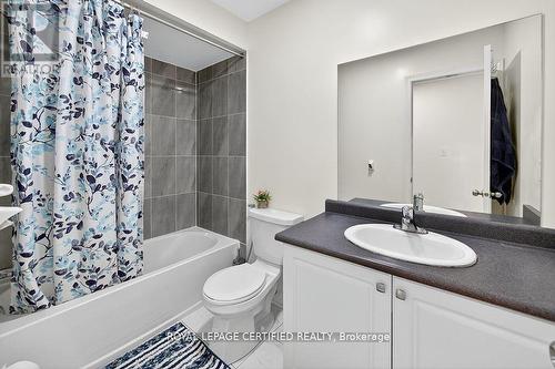 497 Downes Jackson Heights, Milton, ON - Indoor Photo Showing Bathroom