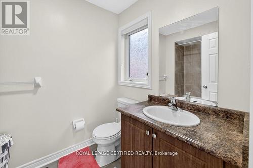 497 Downes Jackson Heights, Milton, ON - Indoor Photo Showing Bathroom