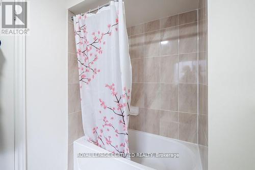 497 Downes Jackson Heights, Milton, ON - Indoor Photo Showing Bathroom
