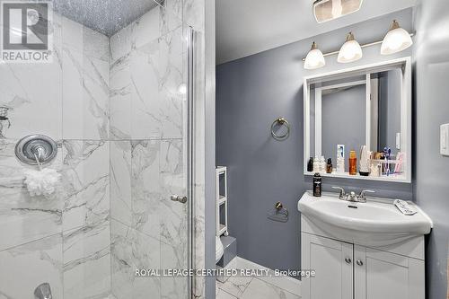 497 Downes Jackson Heights, Milton, ON - Indoor Photo Showing Bathroom