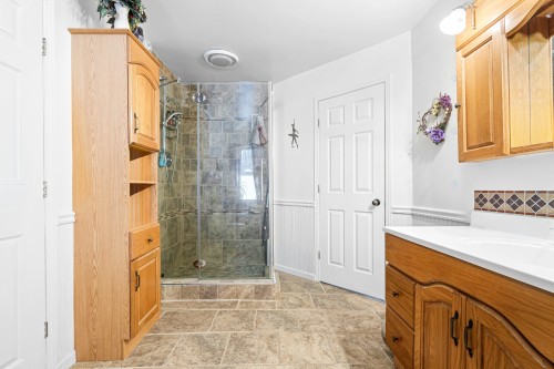Salle de bains - 58 Rue Binette, Brownsburg-Chatham, QC - Indoor Photo Showing Bathroom