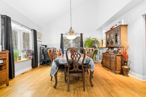 Salon - 58 Rue Binette, Brownsburg-Chatham, QC - Indoor Photo Showing Dining Room