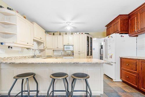 Kitchen - 58 Rue Binette, Brownsburg-Chatham, QC - Indoor Photo Showing Kitchen