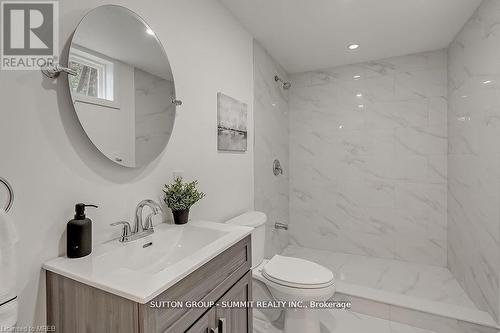 16 Upper Canada Drive, Kitchener, ON - Indoor Photo Showing Bathroom