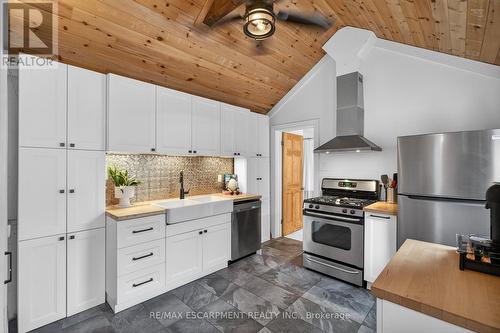 14 Lochearne Street, Hamilton, ON - Indoor Photo Showing Kitchen