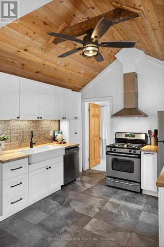 14 Lochearne Street, Hamilton, ON - Indoor Photo Showing Kitchen