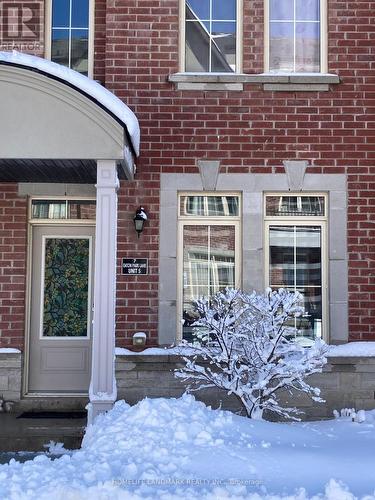 5 - 7 Eaton Park Lane, Toronto, ON - Outdoor