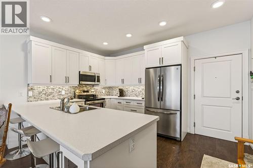304 2800 Lakeview Drive, Prince Albert, SK - Indoor Photo Showing Kitchen With Double Sink With Upgraded Kitchen