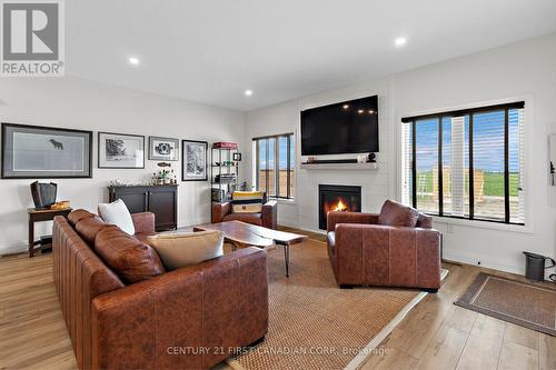 672 Ketter Way, Plympton-Wyoming (Plympton Wyoming), ON - Indoor Photo Showing Living Room With Fireplace