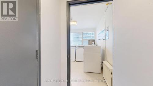 ON-SITE LAUNDRY - 23 - 1 Marquette Avenue, Toronto, ON - 