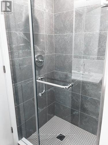 1710 - 3 Gloucester Street W, Toronto, ON - Indoor Photo Showing Bathroom