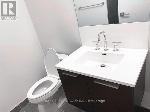 1710 - 3 Gloucester Street W, Toronto, ON - Indoor Photo Showing Bathroom