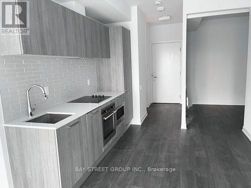 1710 - 3 Gloucester Street W, Toronto, ON - Indoor Photo Showing Kitchen With Upgraded Kitchen