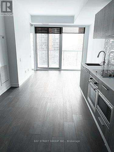 1710 - 3 Gloucester Street W, Toronto, ON - Indoor