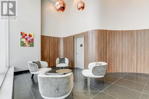 3201 - 805 Carling Avenue, Ottawa, ON - Indoor