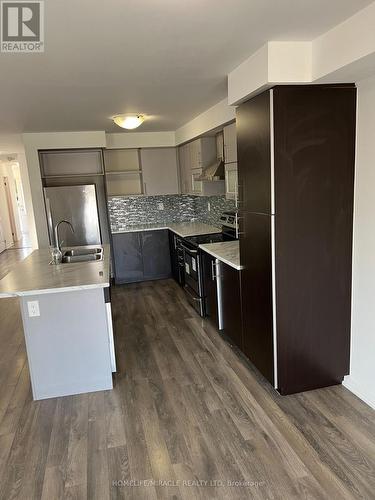 150 Golden Springs Drive, Brampton, ON - Indoor Photo Showing Kitchen With Double Sink With Upgraded Kitchen