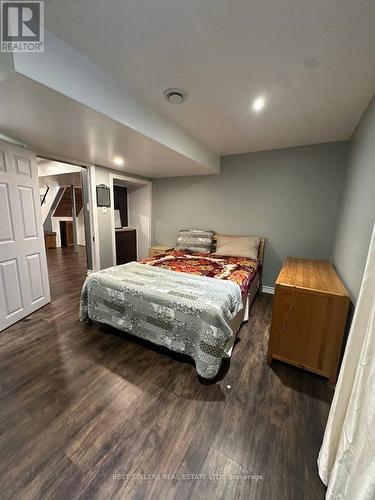 5861 Cozumel Drive, Mississauga, ON - Indoor Photo Showing Bedroom