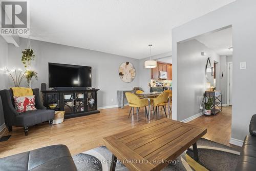 B - 3895 Old Richmond Road, Ottawa, ON - Indoor Photo Showing Living Room