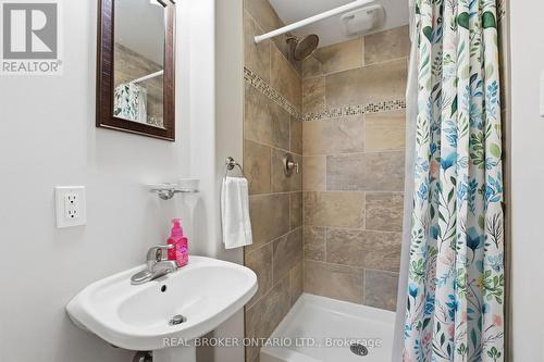 B - 3895 Old Richmond Road, Ottawa, ON - Indoor Photo Showing Bathroom