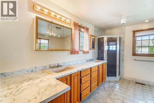 620 20Th Street W, Prince Albert, SK - Indoor Photo Showing Bathroom