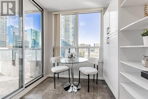 1503 - 238 Doris Avenue, Toronto, ON - Indoor Photo Showing Other Room